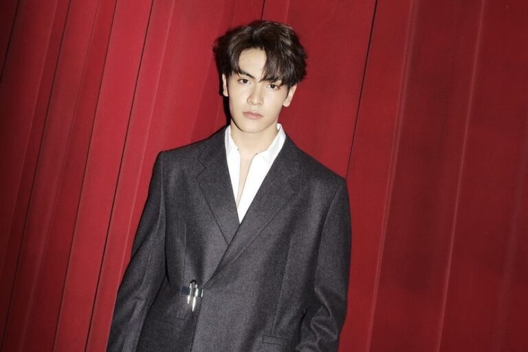 Profil dan Biodata Joong Archen Aydin: Agama, Keturunan, Ayah, Belajar